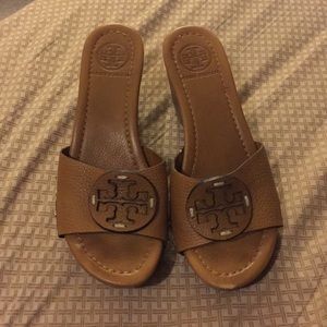 ⭐️SALE⭐️Tory Burch slip on wedges